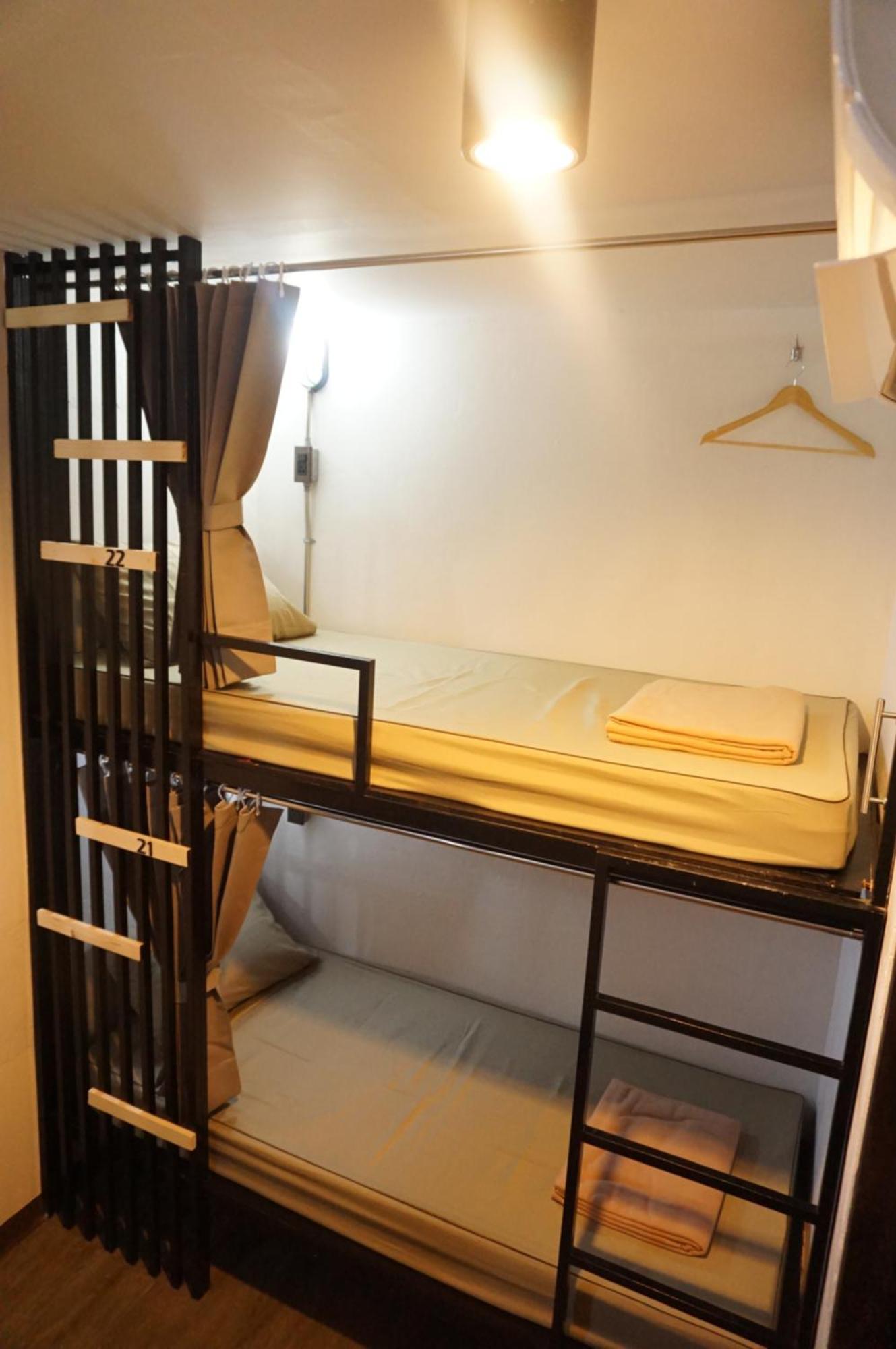 Feel Good Bangkok Hostel Exterior foto